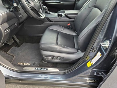 2023 Toyota Venza XLE AWD W/ Navigation
