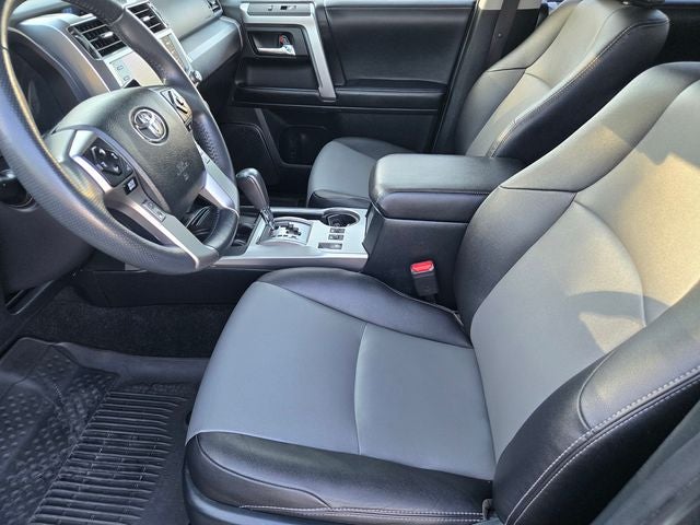 2022 Toyota 4Runner SR5 Premium RWD W/ Navigation