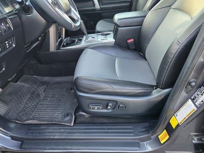 2022 Toyota 4Runner SR5 Premium RWD W/ Navigation