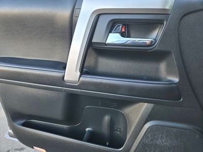 2022 Toyota 4Runner SR5 Premium RWD W/ Navigation