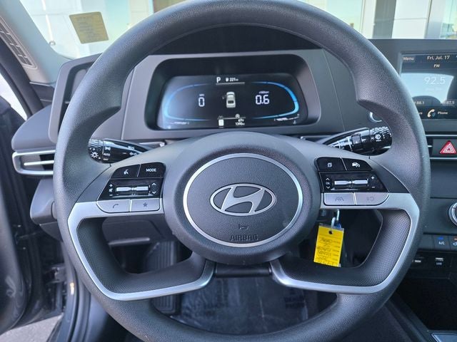 2025 Hyundai Elantra SE Sedan
