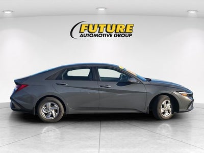 2025 Hyundai Elantra SE Sedan