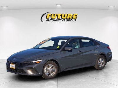 2025 Hyundai Elantra SE Sedan