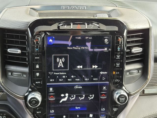 2020 RAM 1500 Limited Crew Cab 4WD w/Pano Roof & 5.7L