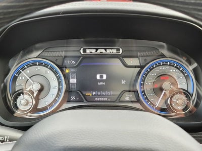 2020 RAM 1500 Limited Crew Cab 4WD w/Pano Roof & 5.7L