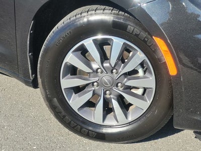 2023 Chrysler Pacifica Hybrid Touring L