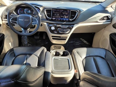 2023 Chrysler Pacifica Hybrid Touring L
