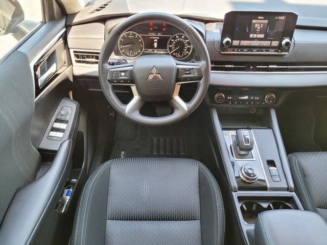 2023 Mitsubishi Outlander ES