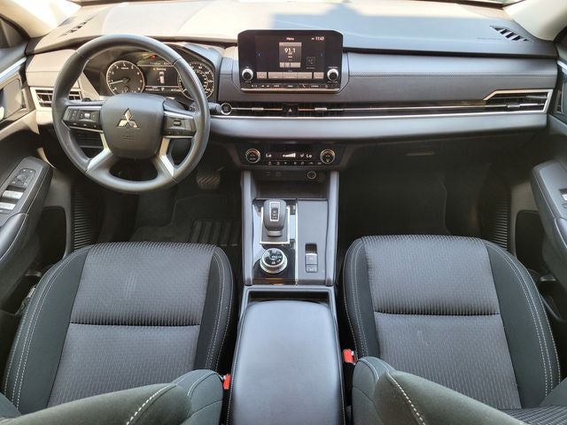 2023 Mitsubishi Outlander ES
