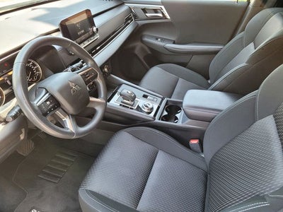 2023 Mitsubishi Outlander ES