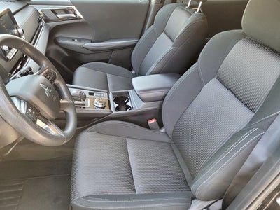 2023 Mitsubishi Outlander ES