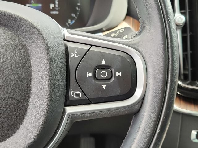 2021 Volvo XC60 Recharge Plug-In Hybrid T8 Inscription Expression