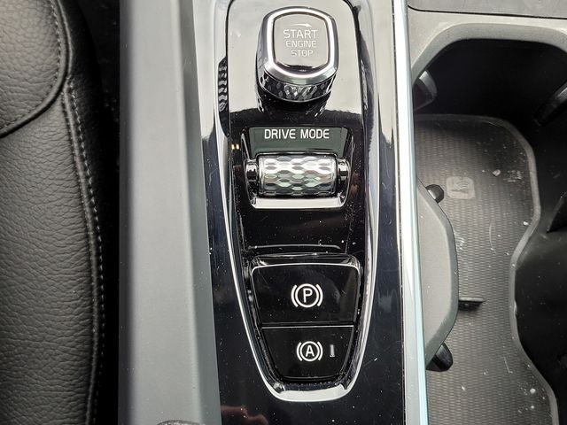 2021 Volvo XC60 Recharge Plug-In Hybrid T8 Inscription Expression