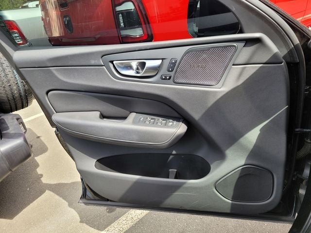 2021 Volvo XC60 Recharge Plug-In Hybrid T8 Inscription Expression