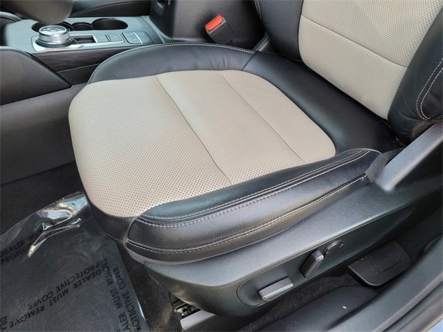 2022 Ford Escape Plug-In Hybrid Titanium