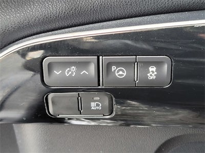 2020 Toyota Prius L MPG++ NAV