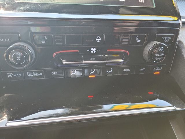 2023 Jeep Grand Cherokee L Altitude 4WD