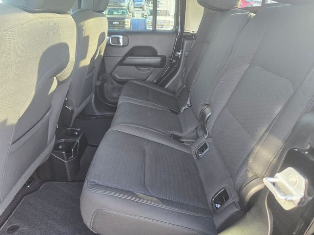 2020 Jeep Gladiator Overland Crew Cab 4WD w/HardTop