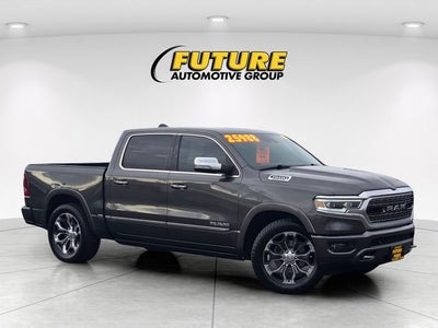 2019 RAM 1500 Limited Crew Cab 4WD w/Pano Roof & 22"s