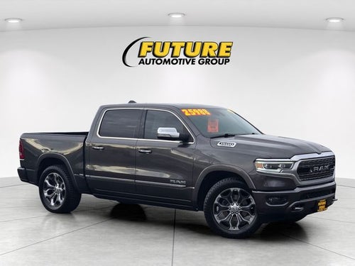 2019 RAM 1500 Limited Crew Cab 4WD w/Pano Roof & 22"s