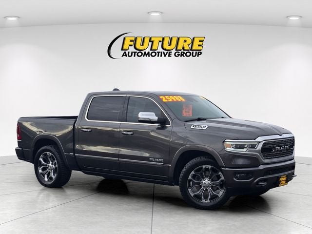 2019 RAM 1500 Limited Crew Cab 4WD w/Pano Roof & 22"s