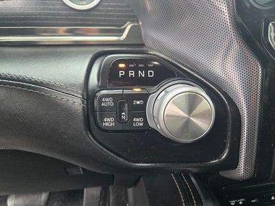 2019 RAM 1500 Limited Crew Cab 4WD w/Pano Roof & 22"s