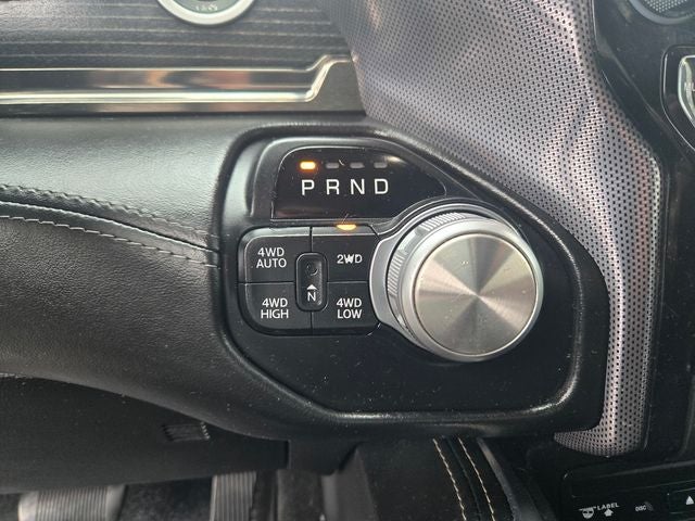 2019 RAM 1500 Limited Crew Cab 4WD w/Pano Roof & 22"s