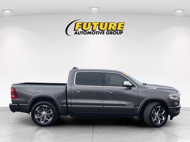 2019 RAM 1500 Limited Crew Cab 4WD w/Pano Roof & 22"s