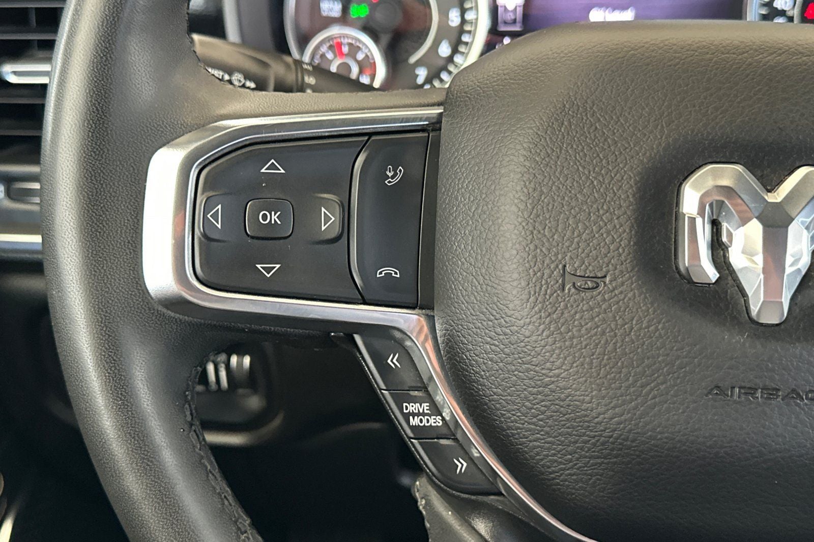 2025 RAM 1500 Laramie CREW CAB 4WD