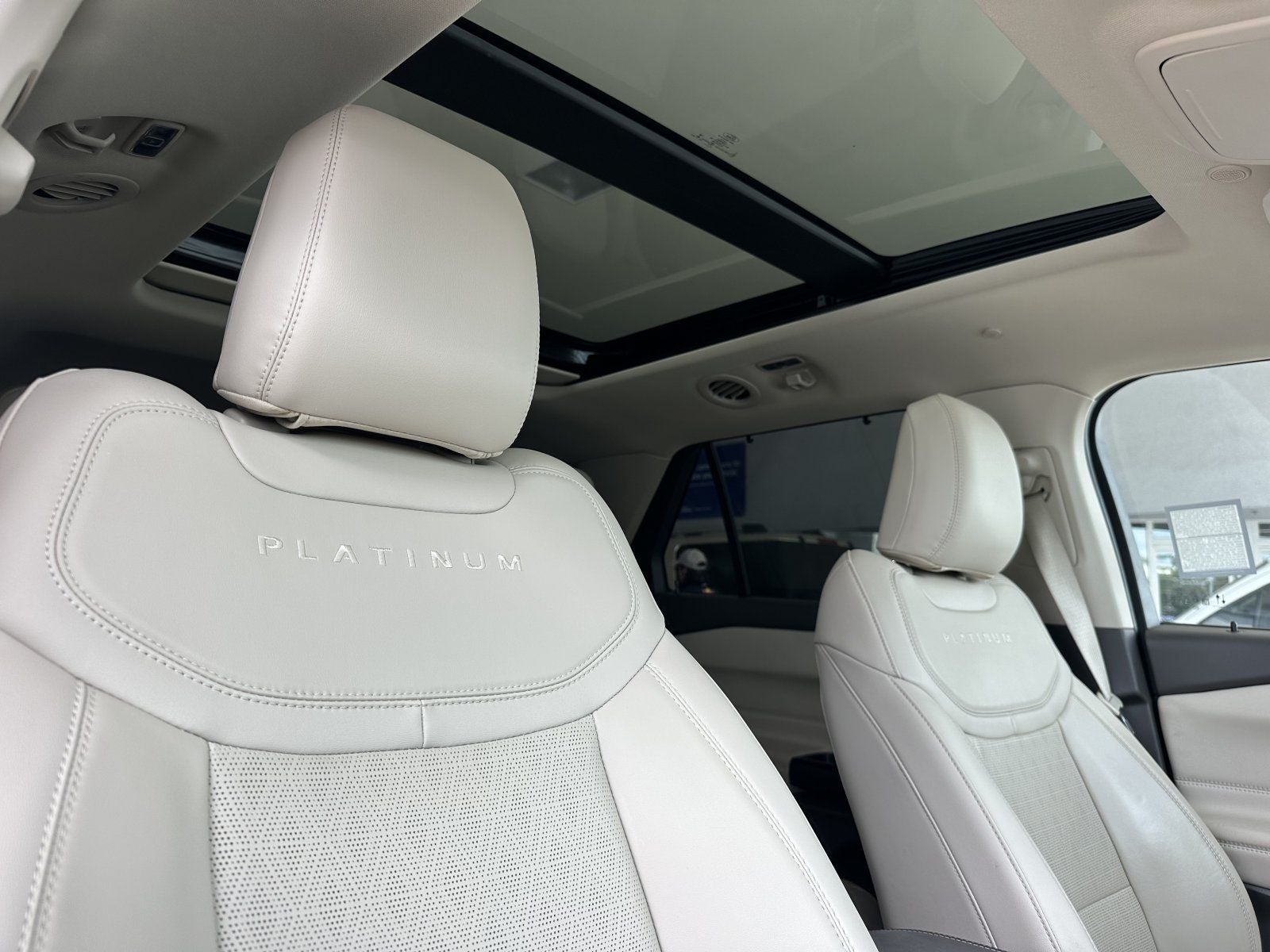 2022 Ford Explorer Platinum