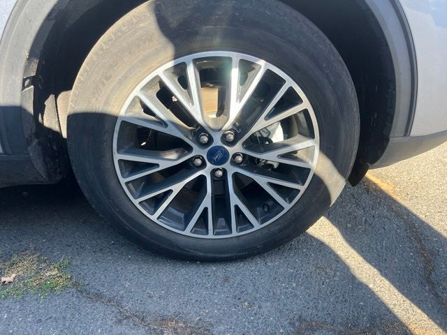2022 Ford Escape Plug-In Hybrid SEL FWD w/Pano Roof & Tech Package