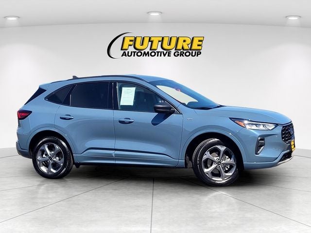 2023 Ford Escape ST-Line AWD w/Tech Package