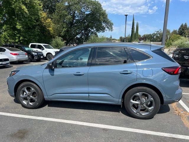 2023 Ford Escape ST-Line AWD w/Tech Package