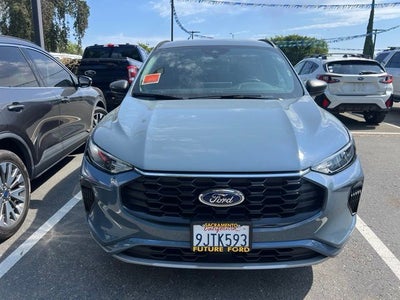 2023 Ford Escape ST-Line AWD w/Tech Package