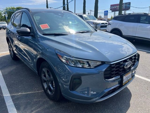 2023 Ford Escape ST-Line AWD w/Tech Package