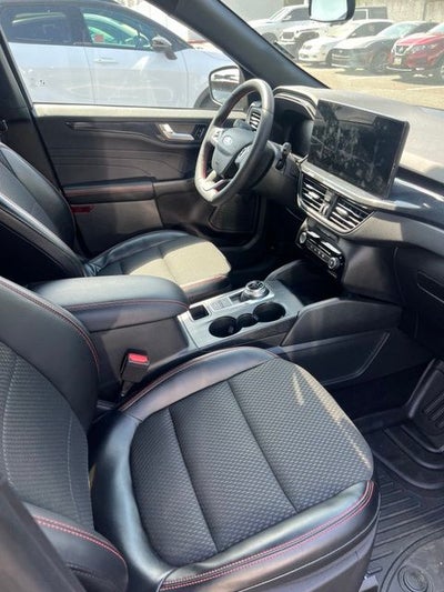 2023 Ford Escape ST-Line AWD w/Tech Package