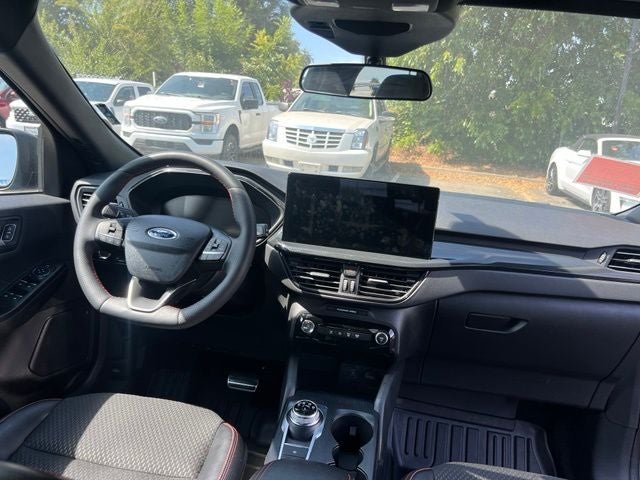 2023 Ford Escape ST-Line AWD w/Tech Package