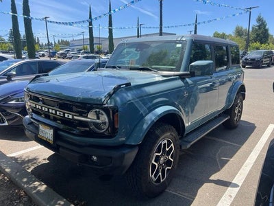 2022 Ford Bronco Outer Banks 4WD w/Hardtop