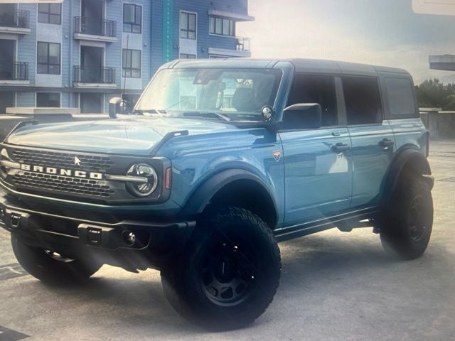 2022 Ford Bronco Badlands 4WD Lifted w/Upgraded Wheels