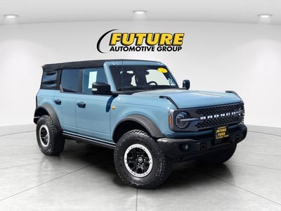 2023 Ford Bronco Badlands 4WD w/Sasquatch & Lux Package