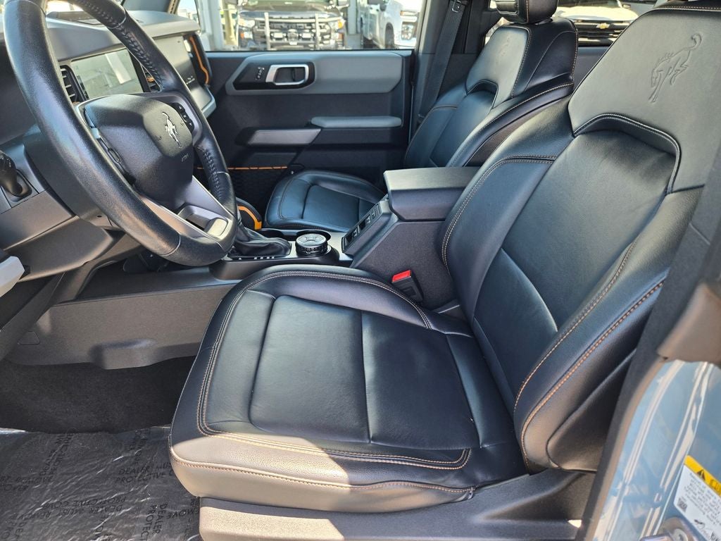 2023 Ford Bronco Badlands 4WD w/Sasquatch & Lux Package