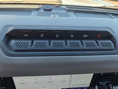2023 Ford Bronco Badlands 4WD w/Sasquatch & Lux Package