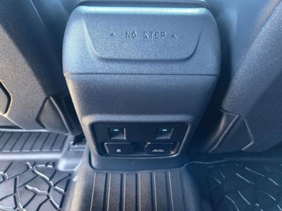 2023 Ford Bronco Badlands 4WD w/Sasquatch & Lux Package