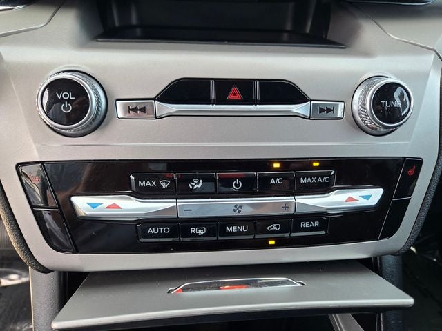 2023 Ford Explorer XLT RWD