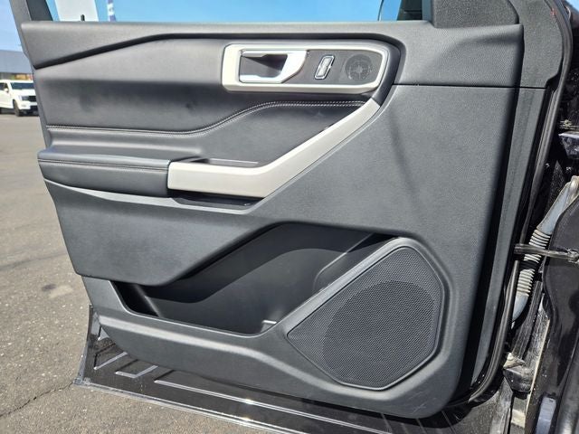 2022 Ford Explorer XLT 4WD w/202A & 20"s
