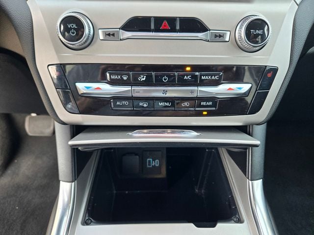 2022 Ford Explorer XLT 4WD w/202A & 20"s