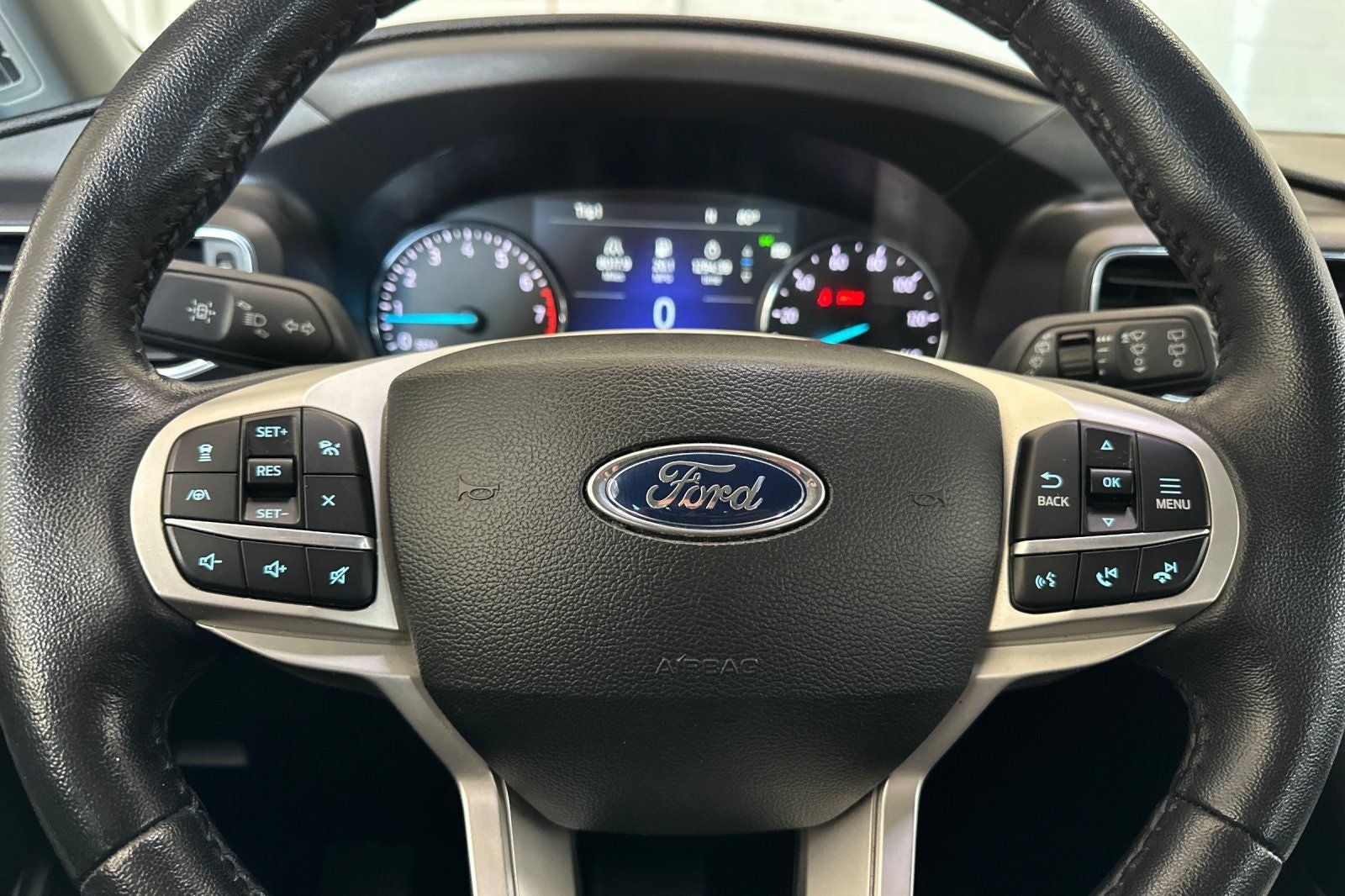 2023 Ford Explorer XLT 4WD