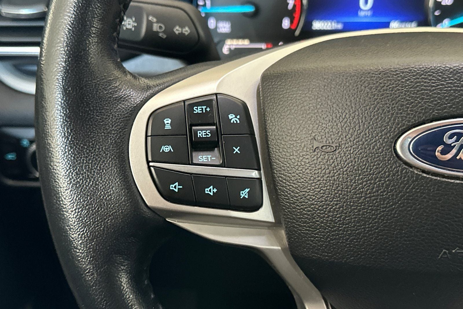 2023 Ford Explorer XLT 4WD