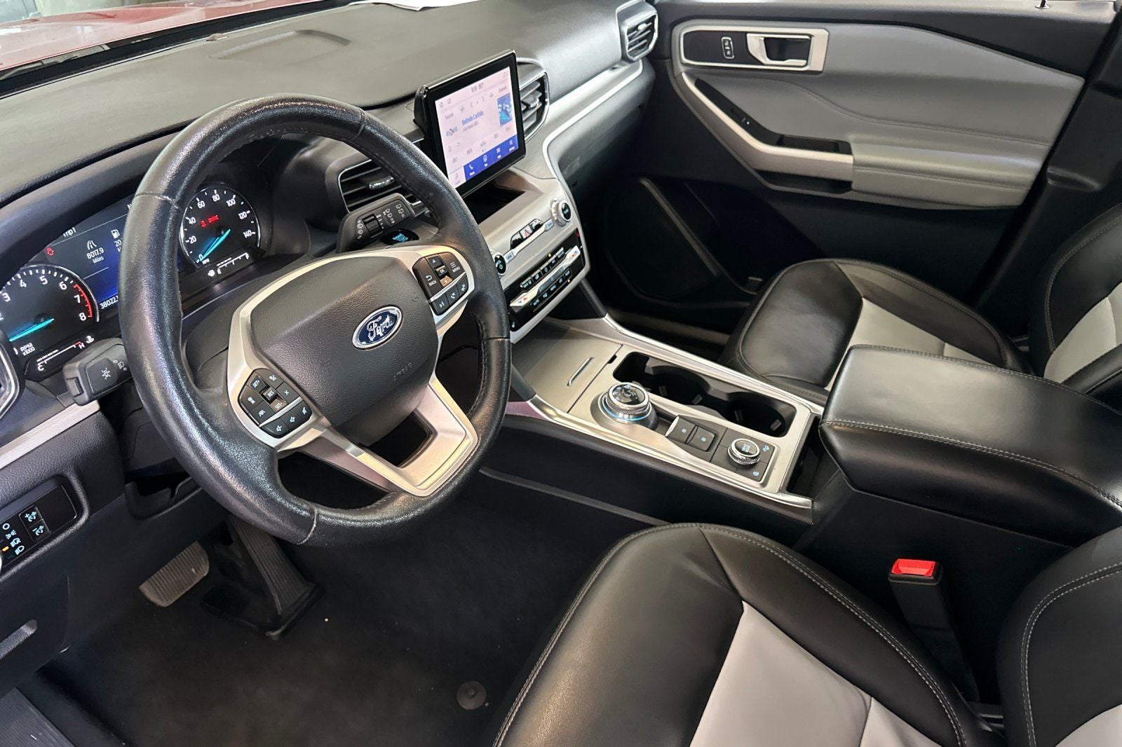 2023 Ford Explorer XLT 4WD