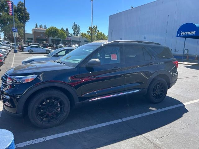 2023 Ford Explorer XLT 4WD w/Upgraded Wheels